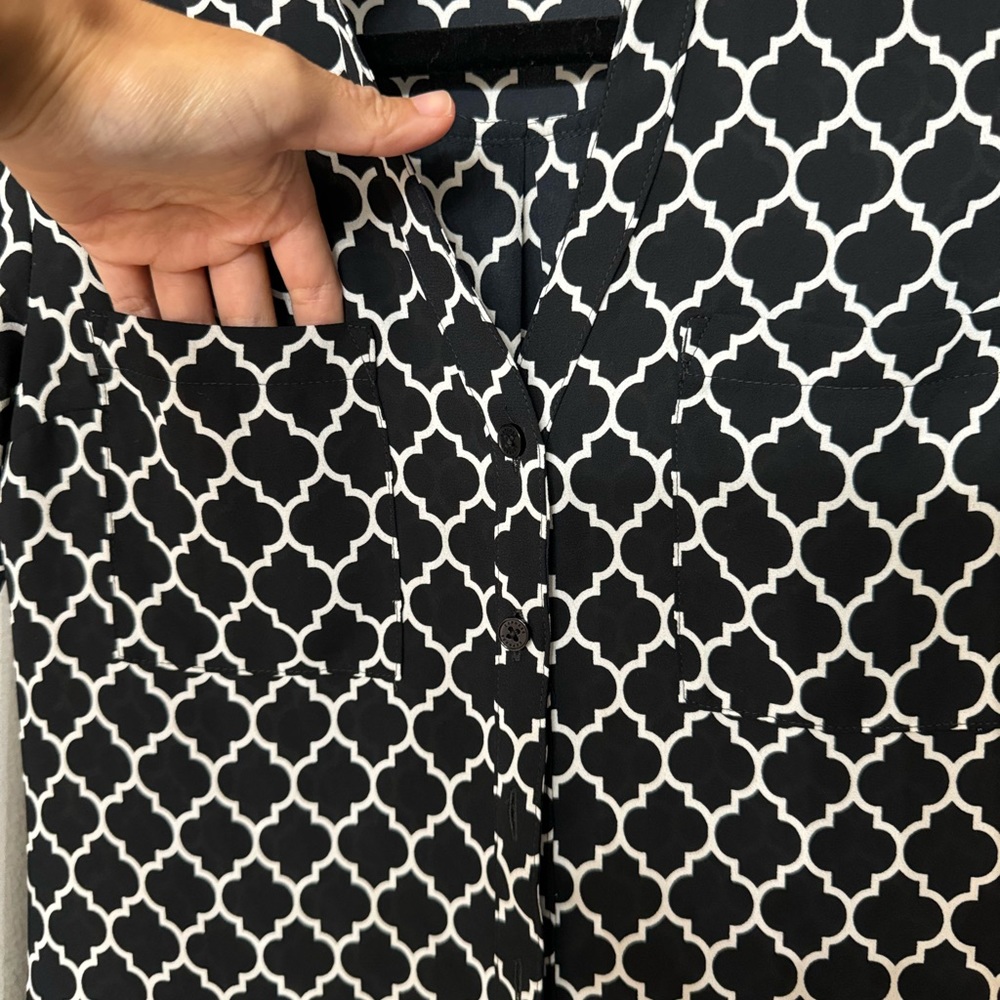 Express slim fit portofino button up shirt w/ 2 front pockets in trellis pattern - Picture 4 of 5